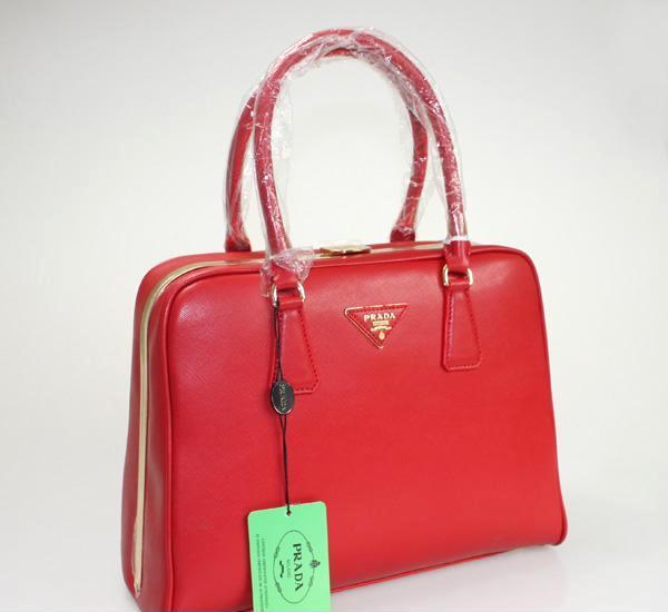 {老虎機}(正版普拉达衣服纽扣掉漆)